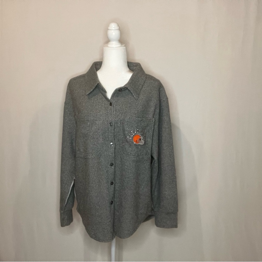 Cleveland Browns Game Day Gray Button-Up Shirt with Long Sleeve Size Medium
